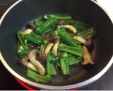 大きいしめじとピーマンのかき醤油炒め作り方2写真