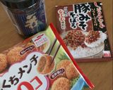 そぼろinメンチ!? おにぎり作り方1写真