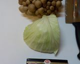 キャベツとキノコのアンチョビ炒め作り方1写真