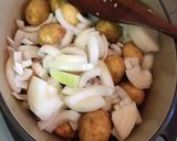 小さな新ジャガとひき肉の煮物作り方6写真