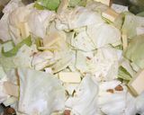 ☆キャベツと鶏のとろとろ〜バター蒸し煮☆作り方3写真