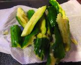 自家製鶏みそでピリ辛たたき胡瓜おつまみ作り方2写真