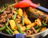 牛肉とジャガイモと舞茸のピリ辛味噌炒め作り方5写真