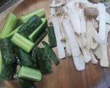 きゅうりとエリンギのごま和え、箸休めに。作り方1写真