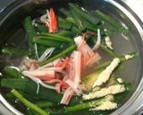 ニラとカニカマのスープ作り方1写真