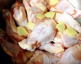 旨味がギュ！ジュワッ！手羽元玉こんにゃく作り方1写真