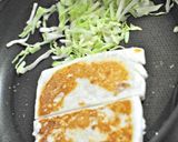 ふわふわ食感のお好み焼き風チーズトースト作り方1写真