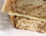 私の一番好きな食べ方★ブランパンとチーズ作り方3写真