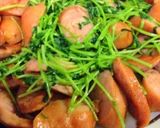 粗挽きポークフランクと豆苗の炒め物作り方5写真