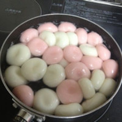 淡いピンクがかわいい♡白玉団子 by たこいかえび 【クックパッド