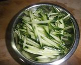 夏なのでさっぱり！鳥と梅の冷やしそば作り方3写真
