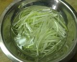 夏なのでさっぱり！鳥と梅の冷やしそば作り方5写真