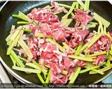 酸辣黑菇醬炒芹菜羊肉．柯媽媽の植物燕窩作り方3写真
