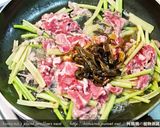 酸辣黑菇醬炒芹菜羊肉．柯媽媽の植物燕窩作り方4写真