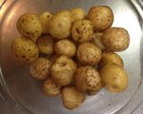 レンジで簡単！小粒ジャガイモの甘味噌絡め作り方1写真