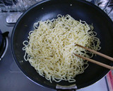 ★ソース付きの生タイプ麺で＊焼きそば＊♪作り方5写真