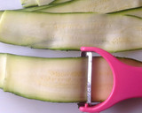 舞茸とカニカマのズッキーニ巻き♪天ぷら作り方1写真
