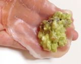 アボガドと豆のサラダ生ハム包み作り方6写真