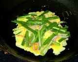 簡単！ニラとカニかまの天津飯作り方3写真