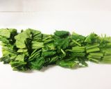 捨てずに美味♫大根orかぶの葉の炒め物作り方1写真