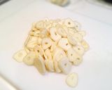 ノンオイル*オーブンdeガーリックチップ作り方1写真