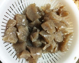 家計に優しい鶏の皮の煮物作り方2写真