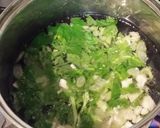 茹で鶏を作った茹で汁でエスニック卵スープ作り方3写真