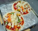 のせて焼くだけ！おやつに餃子の皮ピザ作り方2写真