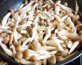 占地と茗荷の胡麻油炒め♪作り方3写真