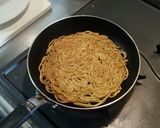 生地不要、フライパンで麺入りお好み焼き♪作り方2写真
