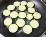 ズッキーニのバター炒め&パルメザン味で!作り方1写真