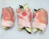 ナスを豚もも薄切り肉で巻いて焼きました作り方2写真