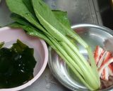 わかめとカニかまの簡単中華風スープ作り方1写真