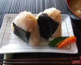 忙しい朝に♪みょうがと揚げ玉のおにぎり作り方2写真