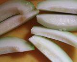 夏味♡摘果メロンのにんにく醤油漬け作り方2写真