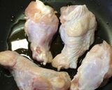ちょい辛チキン煮♬作り方1写真