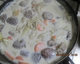 フライパンで肉団子と根菜の味噌クリーム煮作り方5写真