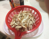ごぼうとネギの豆板醤炒め作り方1写真