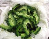 ゴーヤとシメジのオリーブオイル炒め作り方3写真