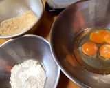 簡単！3つの材料でロールケーキ生地☆作り方1写真