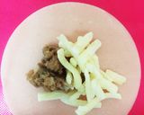 余り物de包み焼き☆そぼろチーズ作り方1写真