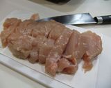 鶏胸肉のバジルオイル煮作り方1写真