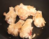 材料2つ♪手羽元とキャベツのカレー醤油煮作り方2写真