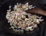 ごぼうとしめじとベーコンの混ぜご飯作り方5写真