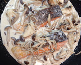 簡単美味しい！鮭とキノコのクリーム煮作り方6写真