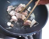 鶏と大根としいたけの煮物作り方4写真