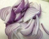 セロリとソーセージのマヨマスタード炒め作り方3写真