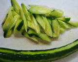 豚バラときゅうりの塩コショウ炒め作り方1写真