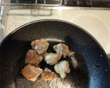 さっぱり！鶏ももトマトの酢醤油炒め♬。•作り方3写真