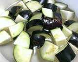 茄子とトマトと蒸し鶏のレモン醤油マリネ作り方4写真